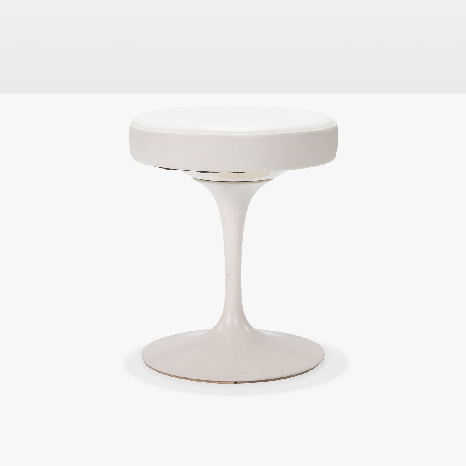 Eero Saarinen - Tulip Stool (1 of 5)