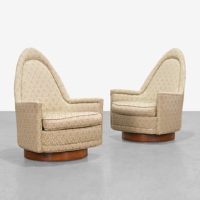 Swiveling Lounge Chairs