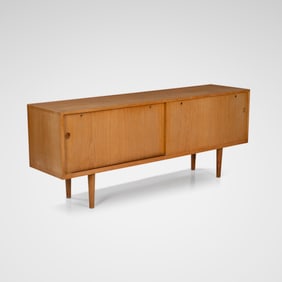 Hans Wegner - Credenza
