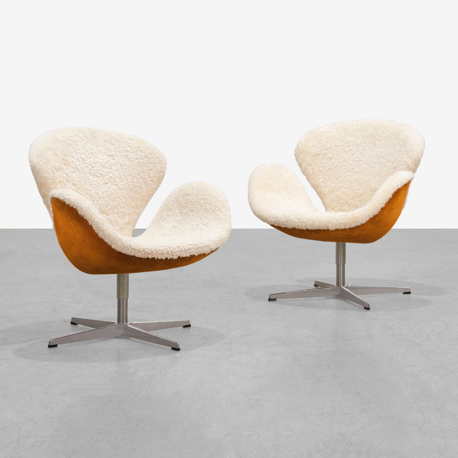 Arne Jacobsen - Swan Chairs (1 of 9)