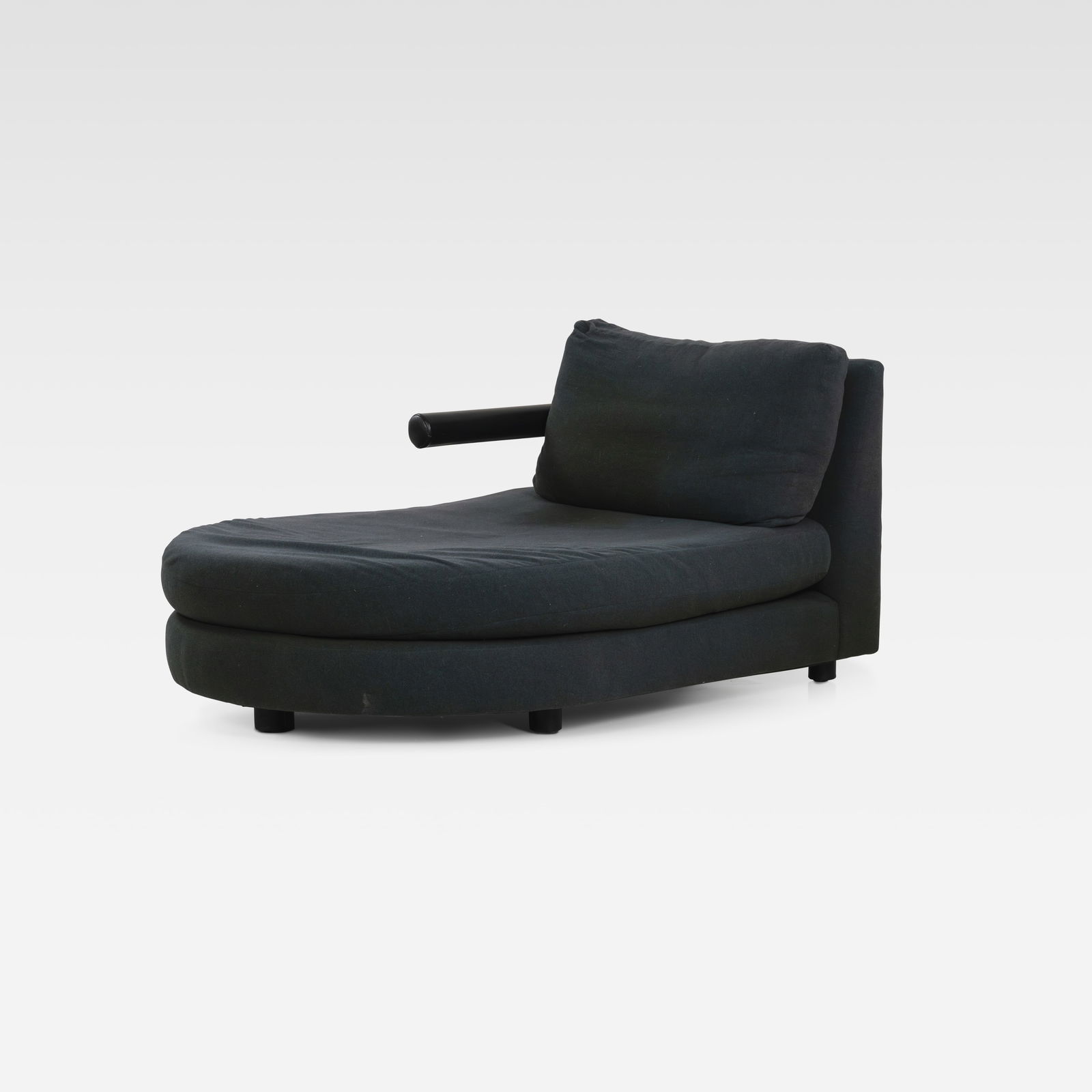 Antonio Citterio - Chaise Lounge: A vintage 'Sity' chaise lounge by Antonio Citterio for B&B Italia, Italy. All measurements are Height x Width x Depth.