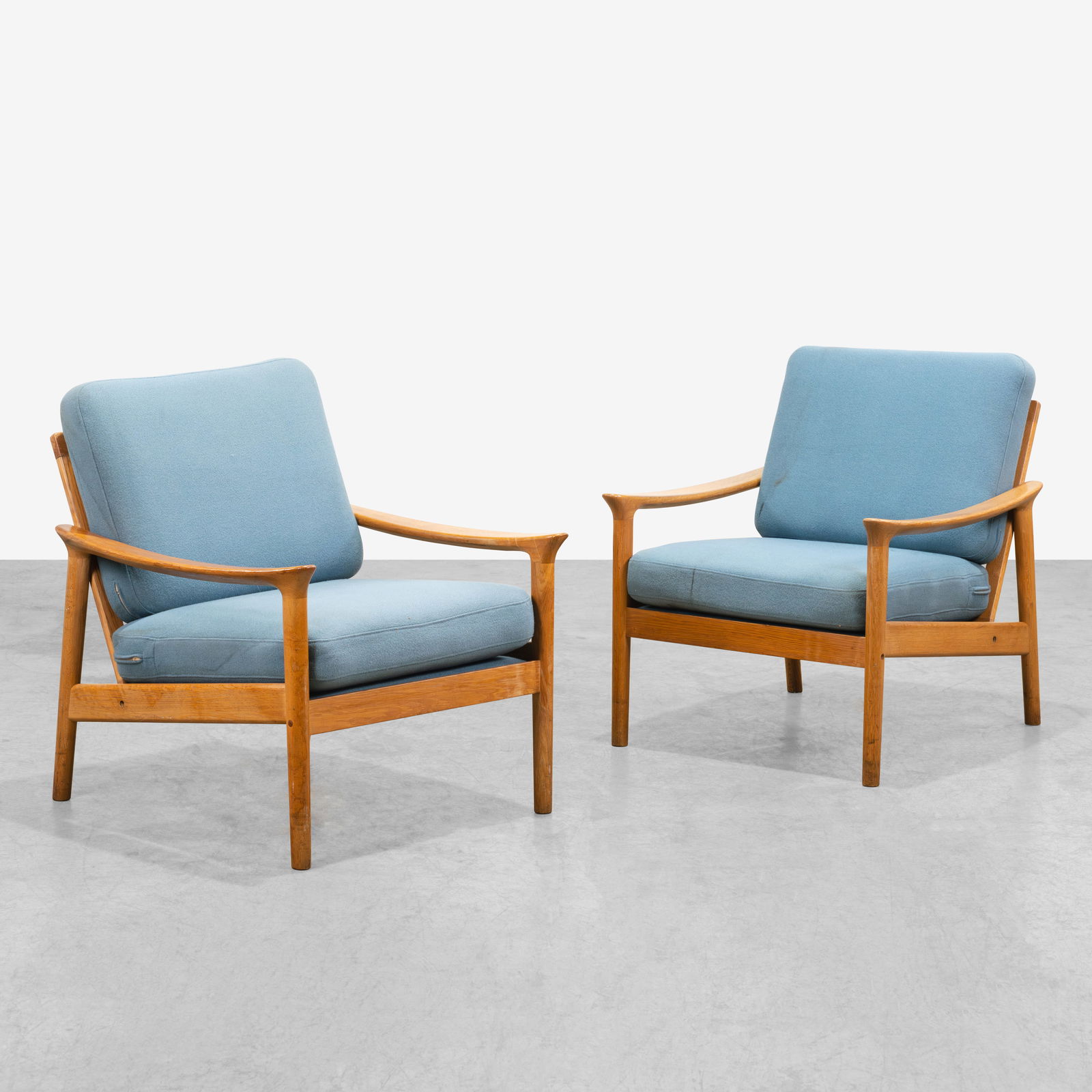 Hans Wegner (Attr.) - Lounge Chairs (1 of 8)