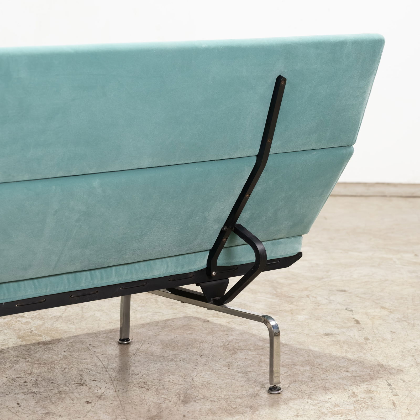 Charles & Ray Eames - Compact Sofa - 4