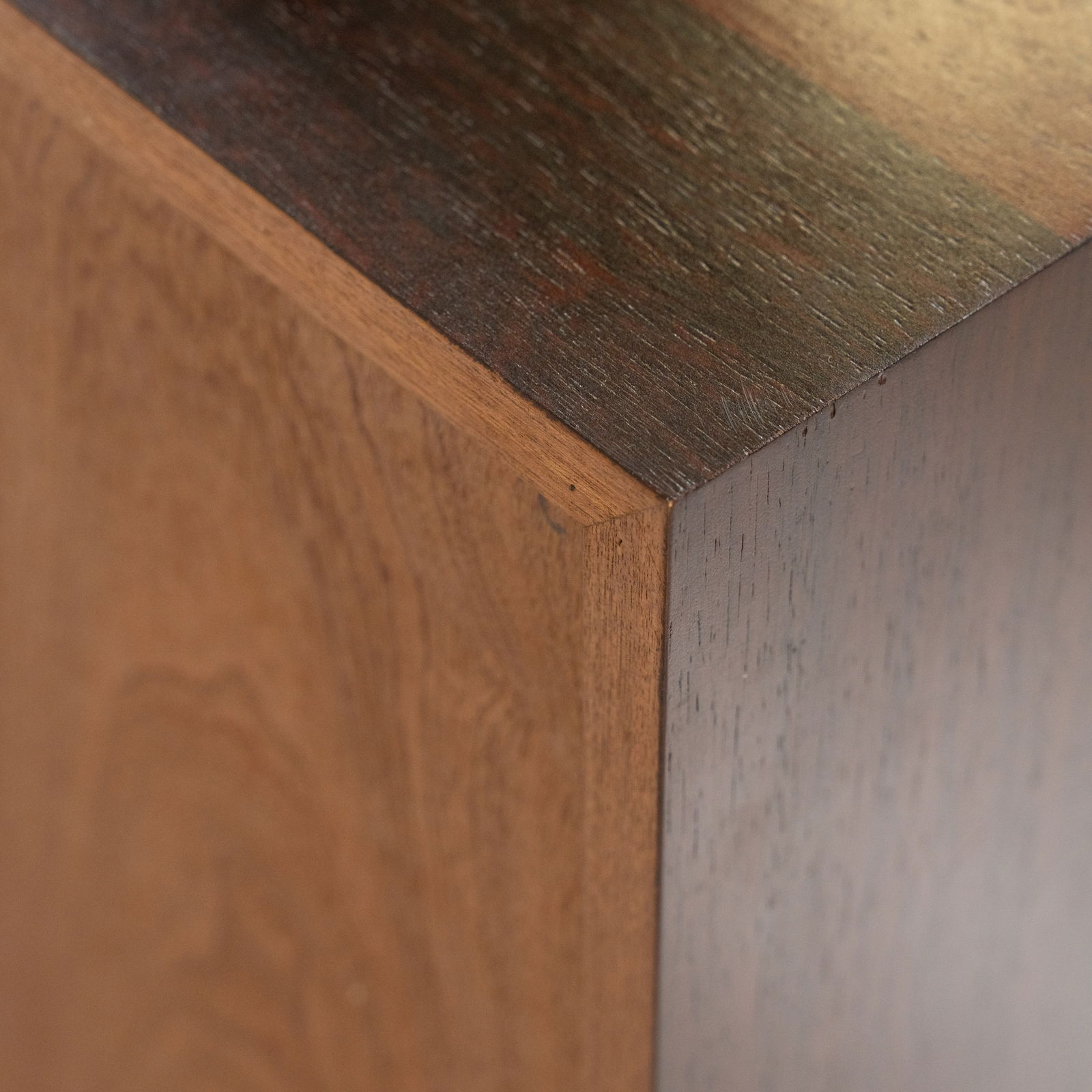 Omann Jun - Cabinet - 6