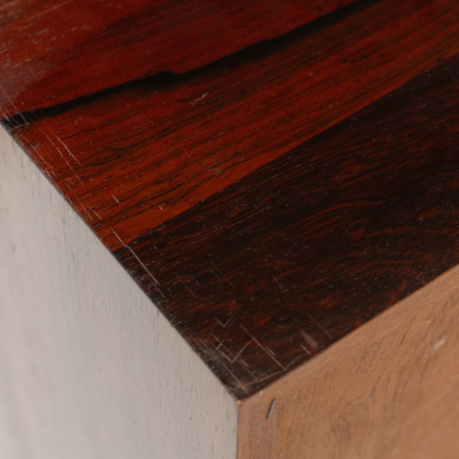 Omann Jun - Cabinet - 7