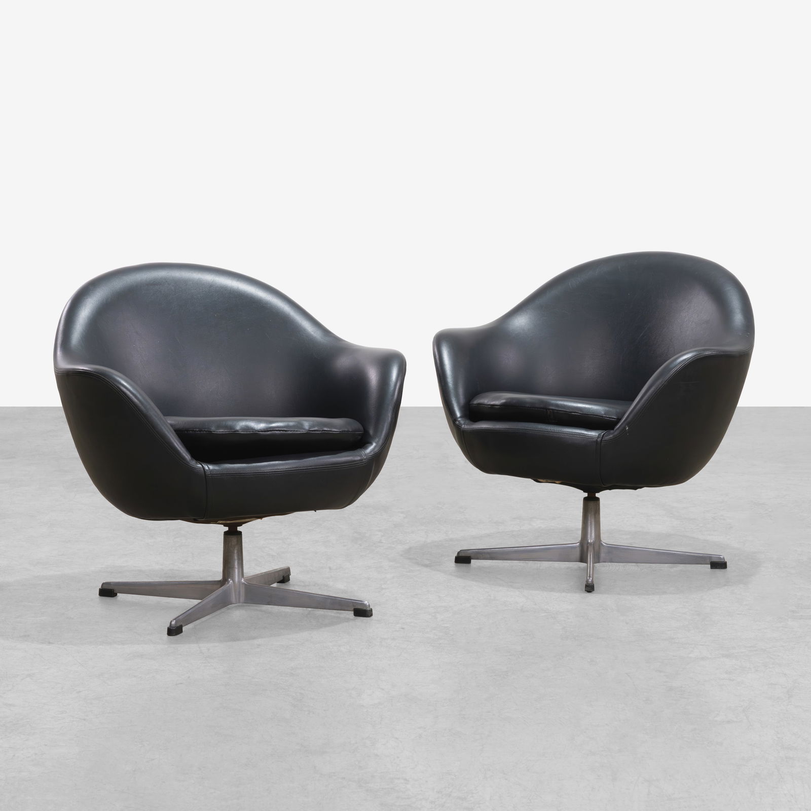 Overman - Pod Chairs (1 of 5)