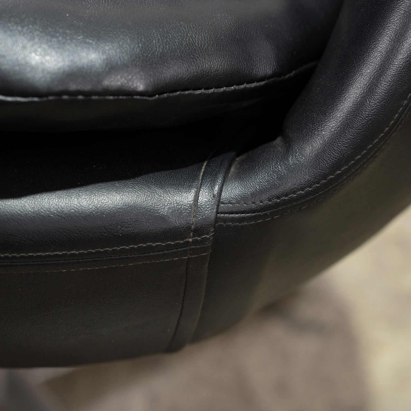 Overman - Pod Chairs - 3