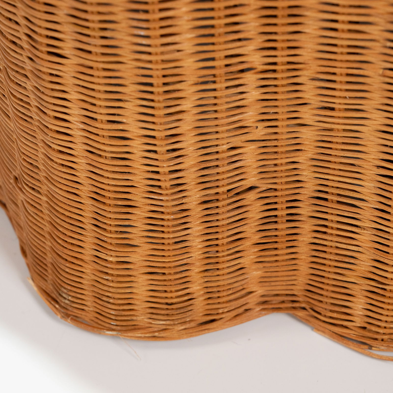 Trompe L'oeil Wicker Table - 4