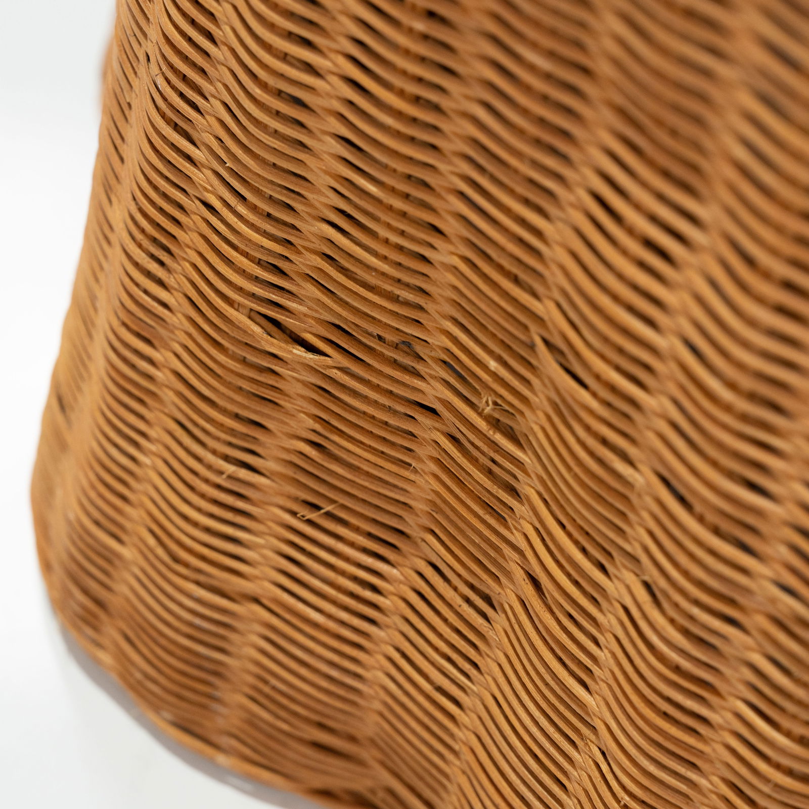 Trompe L'oeil Wicker Table - 6