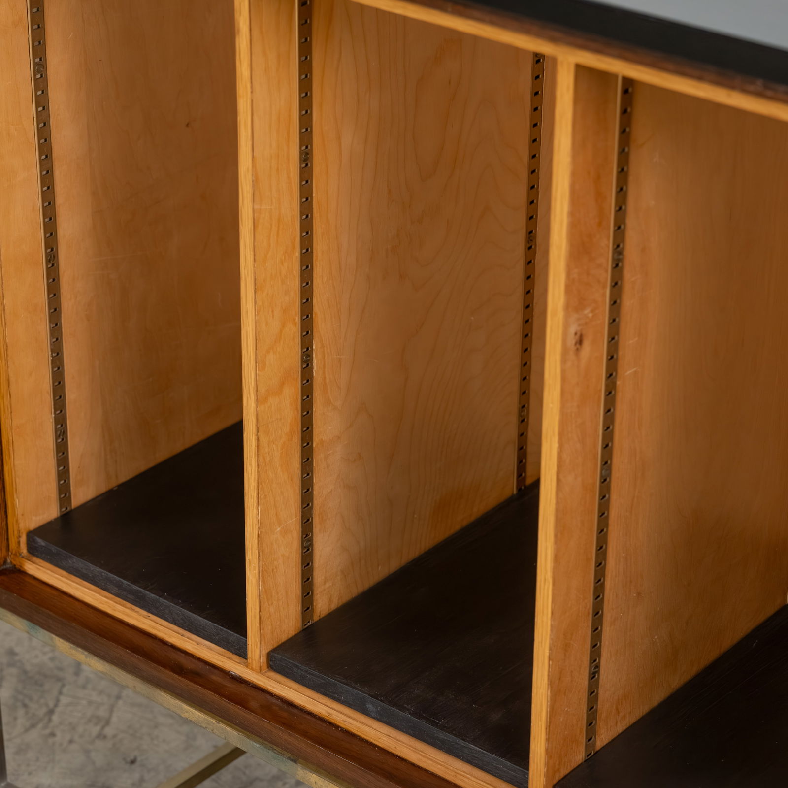 Paul McCobb - Server - 3