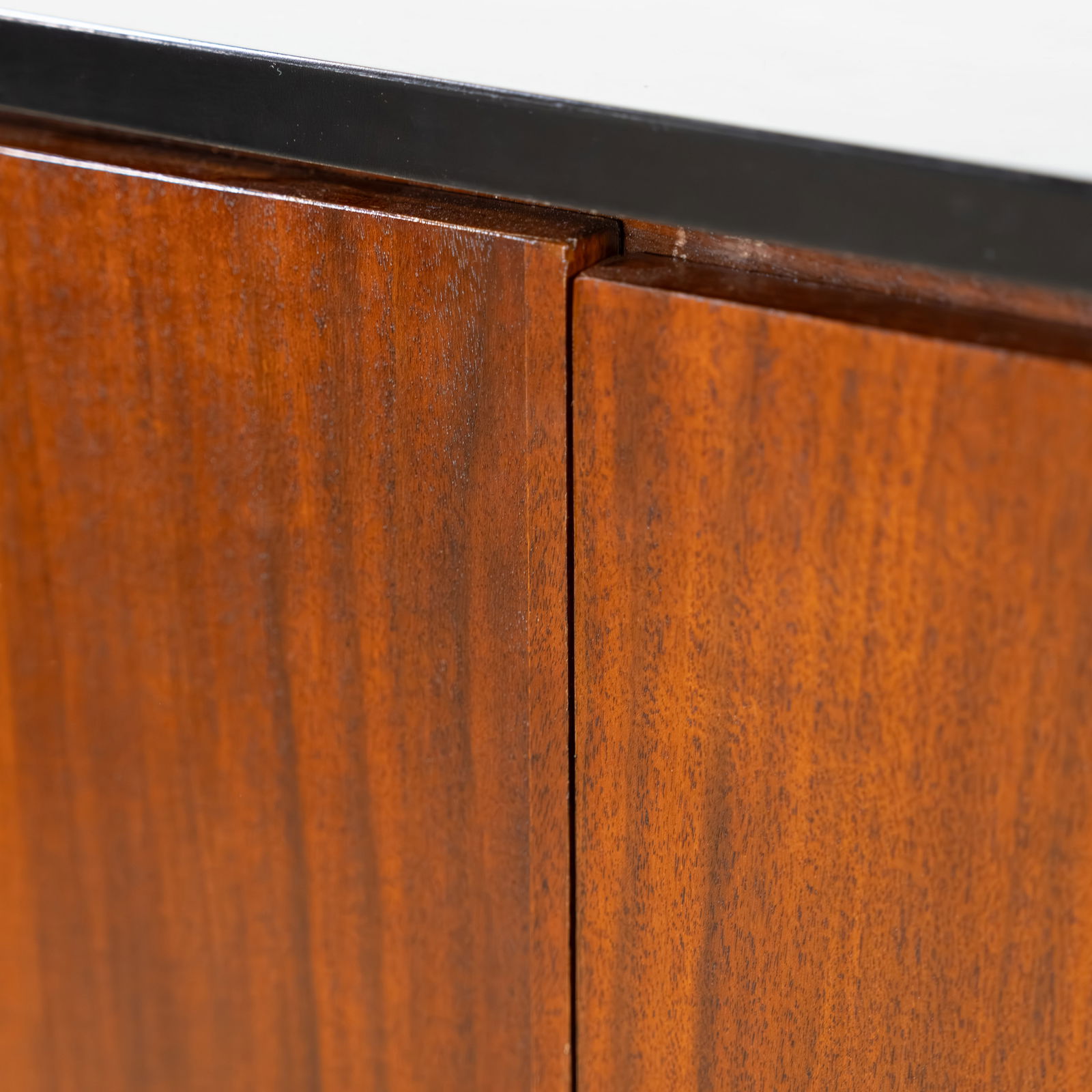 Paul McCobb - Server - 9