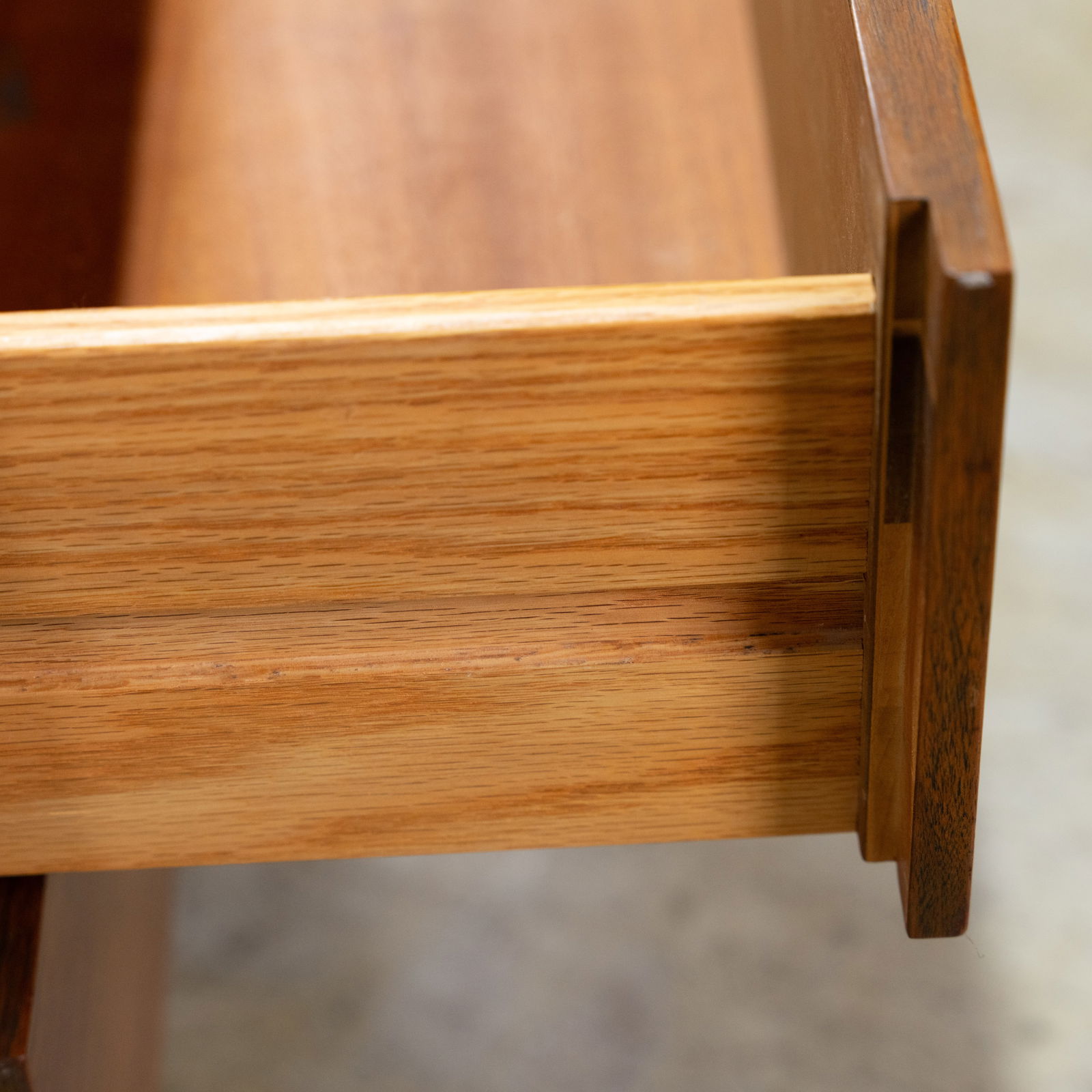 Mel Smilow - Chests - 8