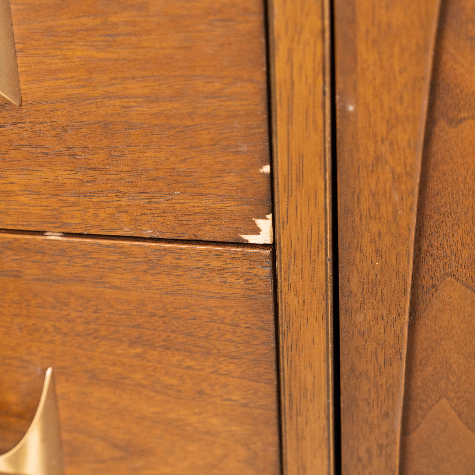 Broyhill - Server - 4