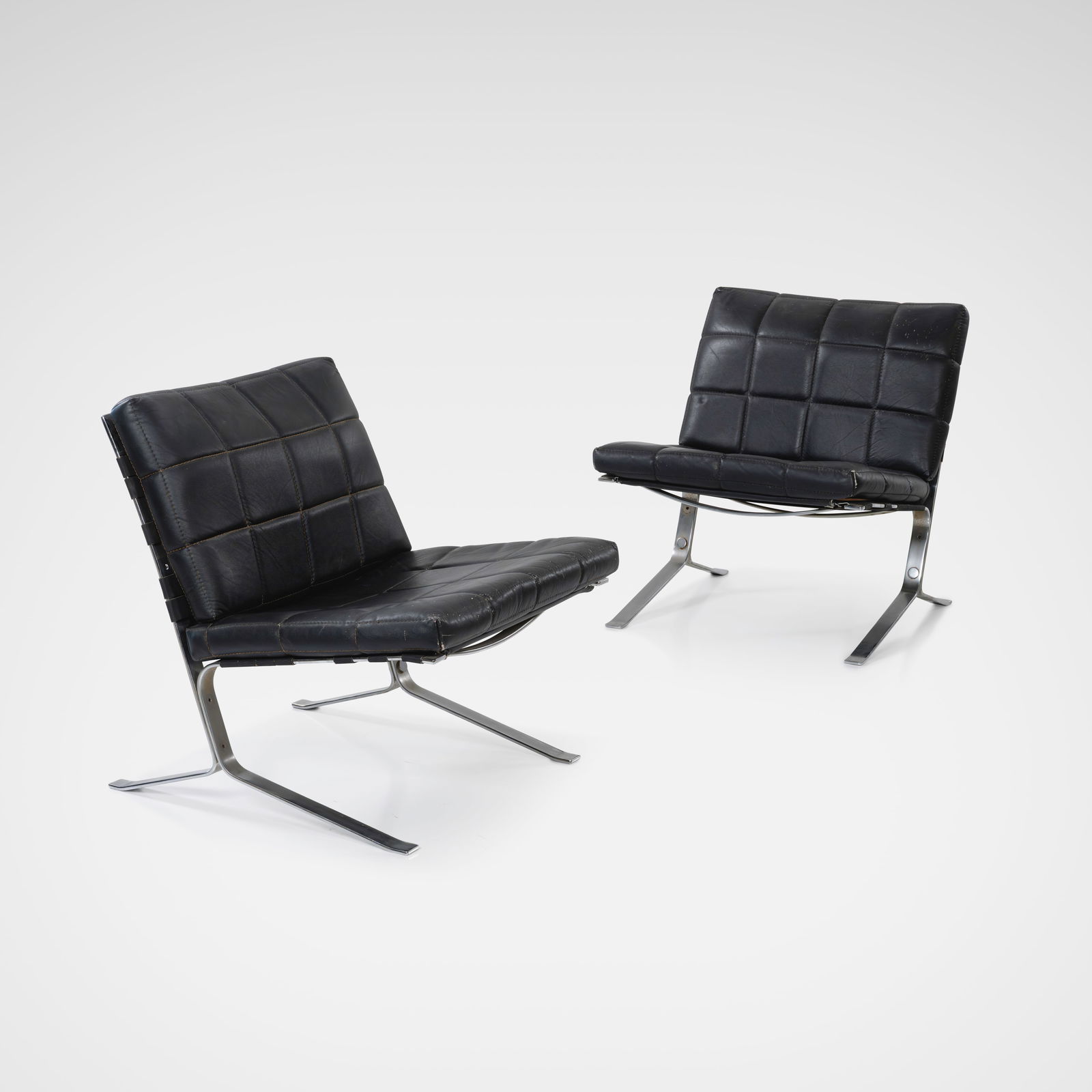 Olivier Morgue - Lounge Chairs: A pair of 'Joker' lounge chairs by Olivier Mourgue for Airborne. All measurements are in inches. Height x Width x Depth