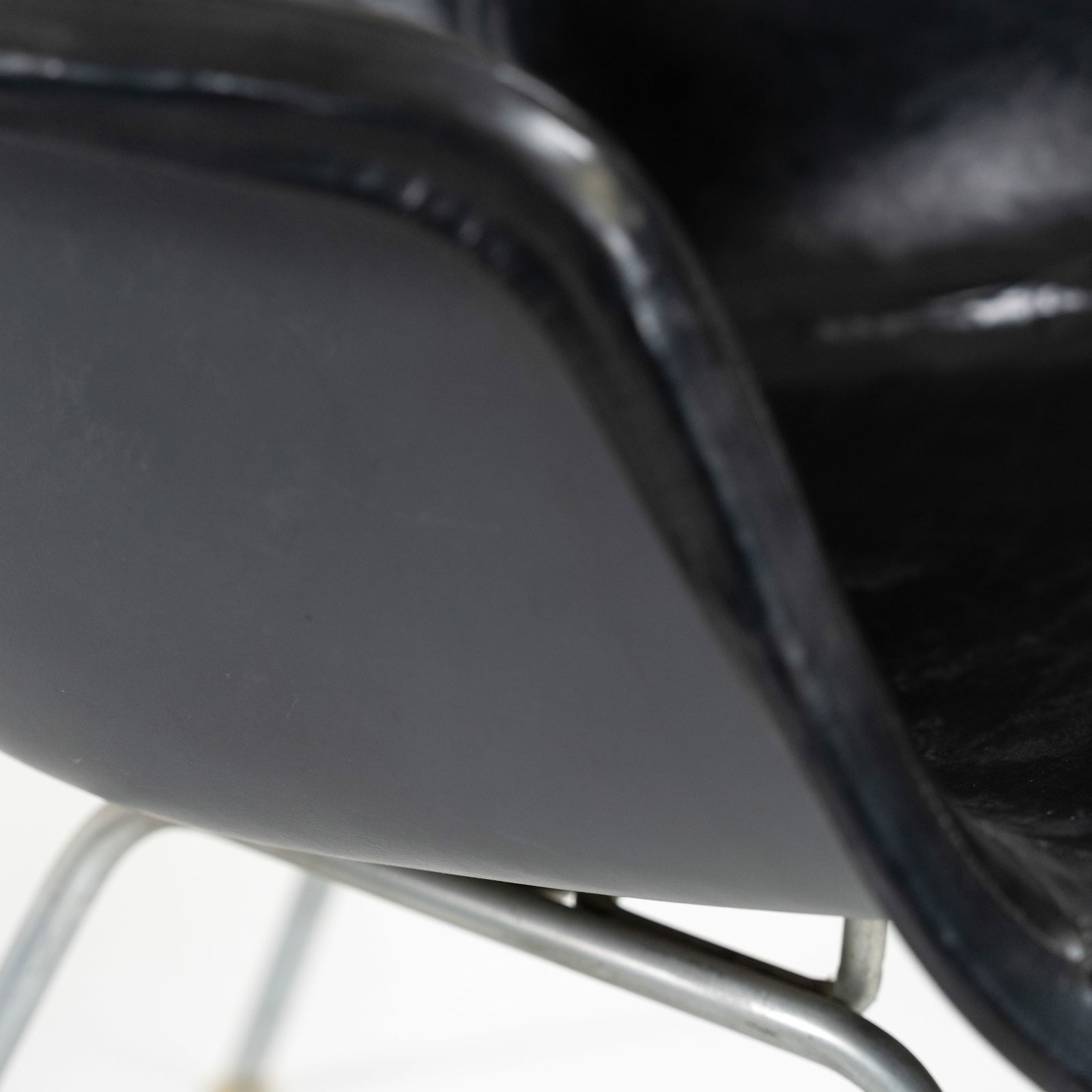 Charles & Ray Eames - Armchairs - 9