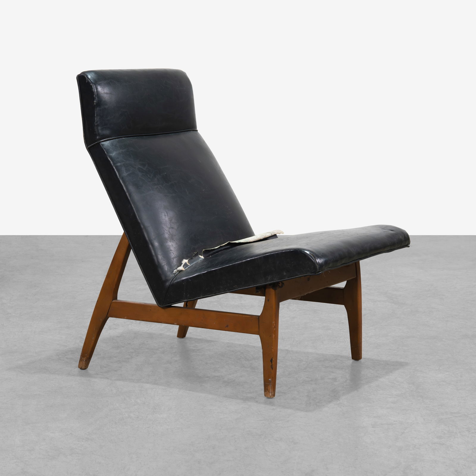 Vintage Lounge Chair (1 of 5)