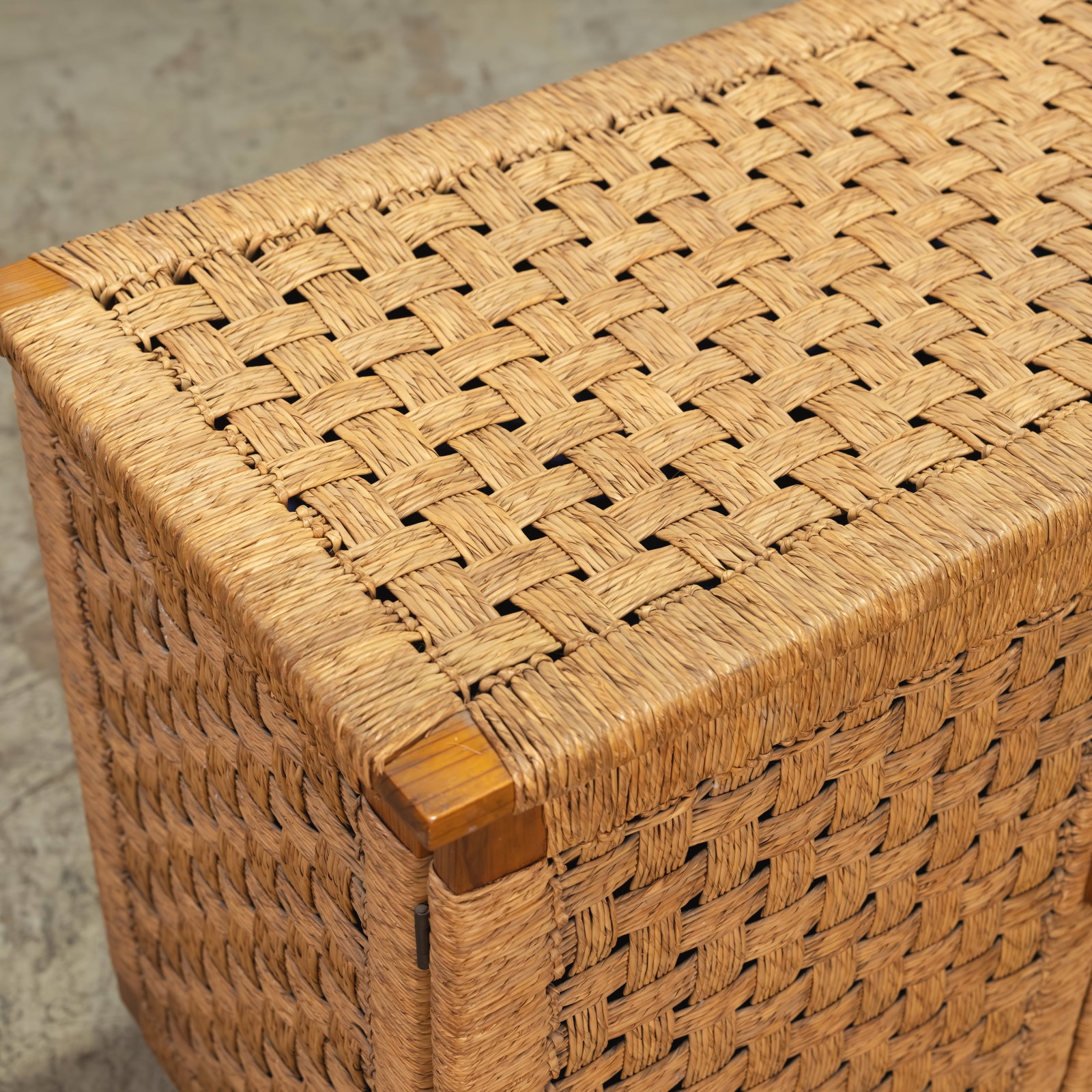 Michael Van Beuren - Cabinet - 6
