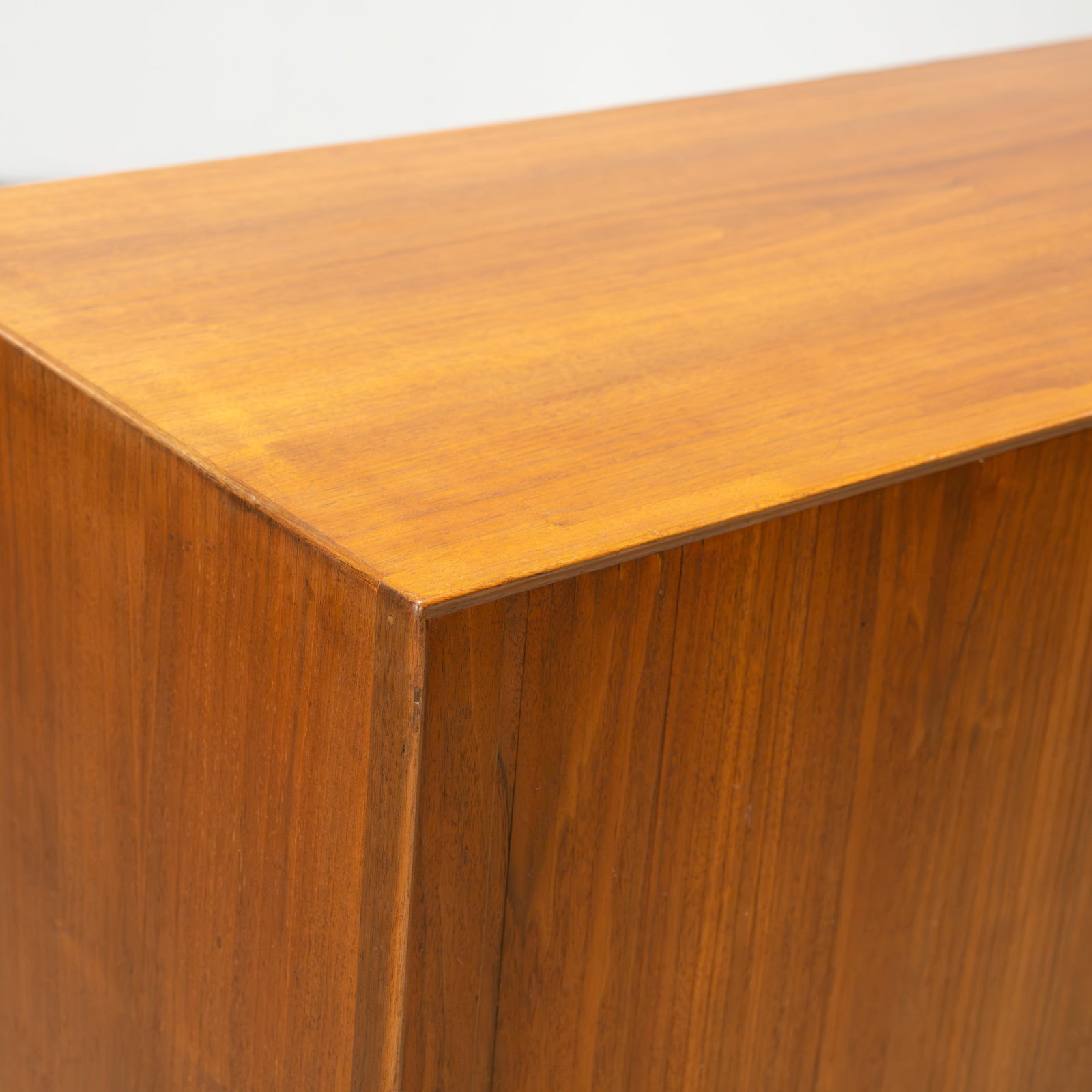 Arne Vodder - High Chest - 6