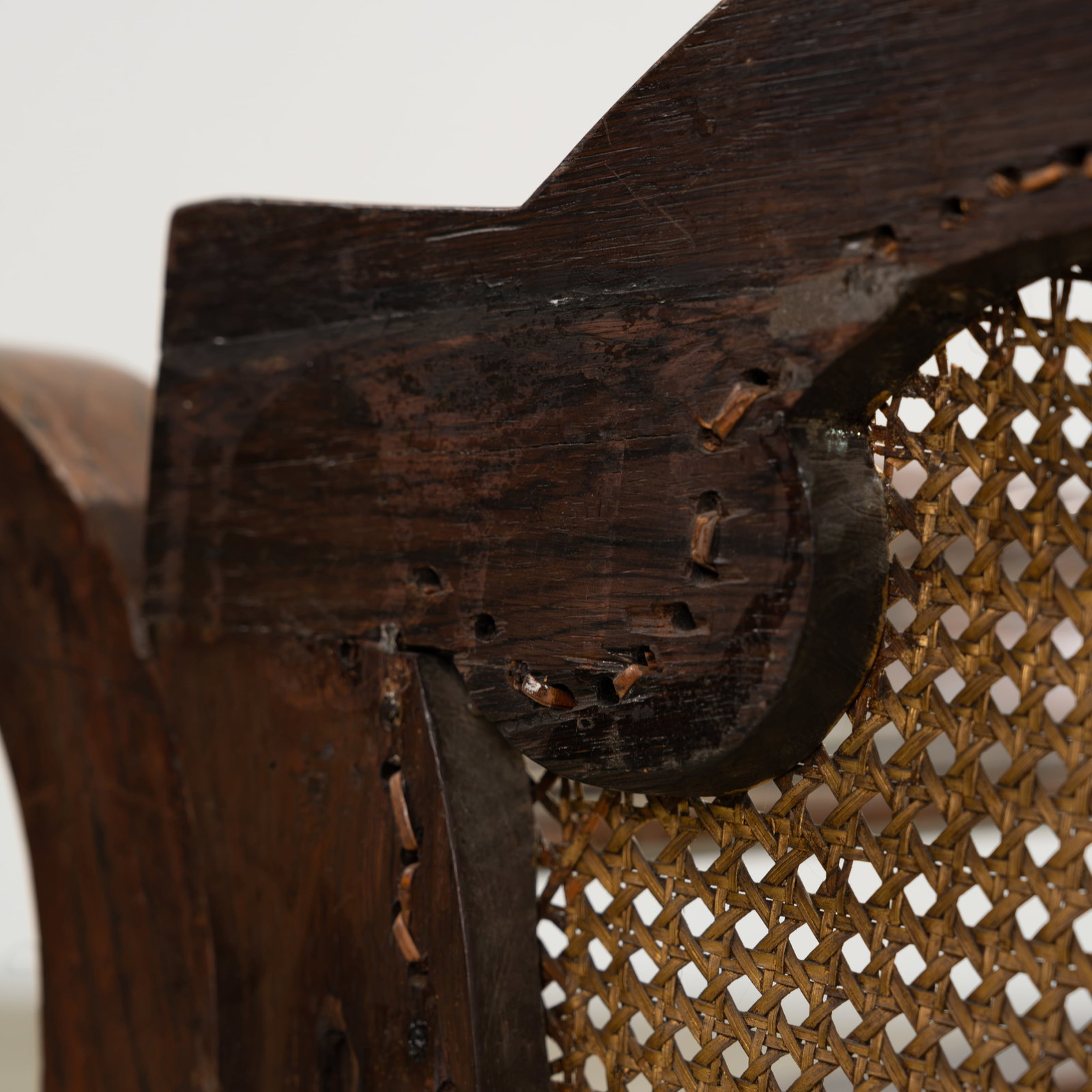 Anglo-Indian Settee - 16