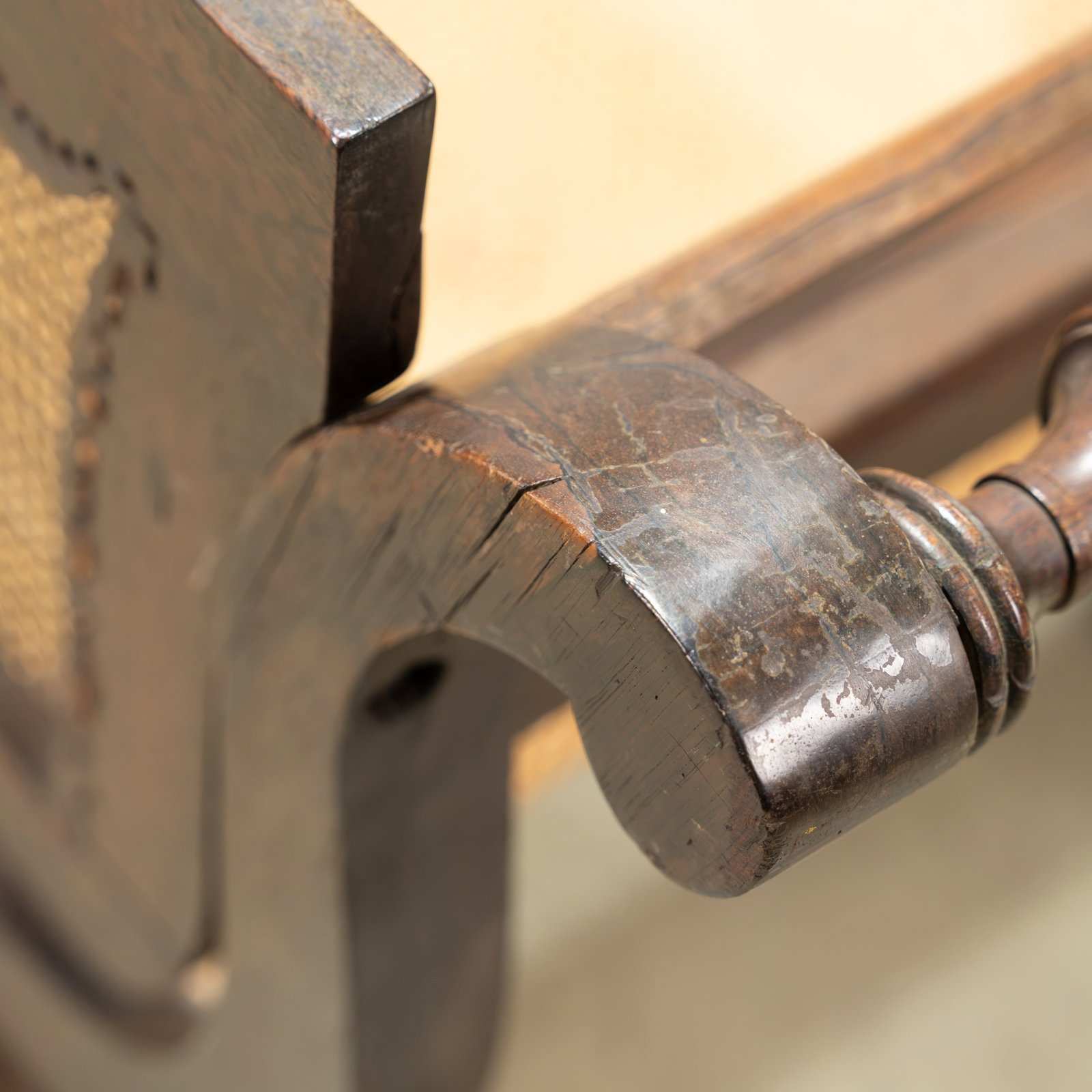 Anglo-Indian Settee - 18