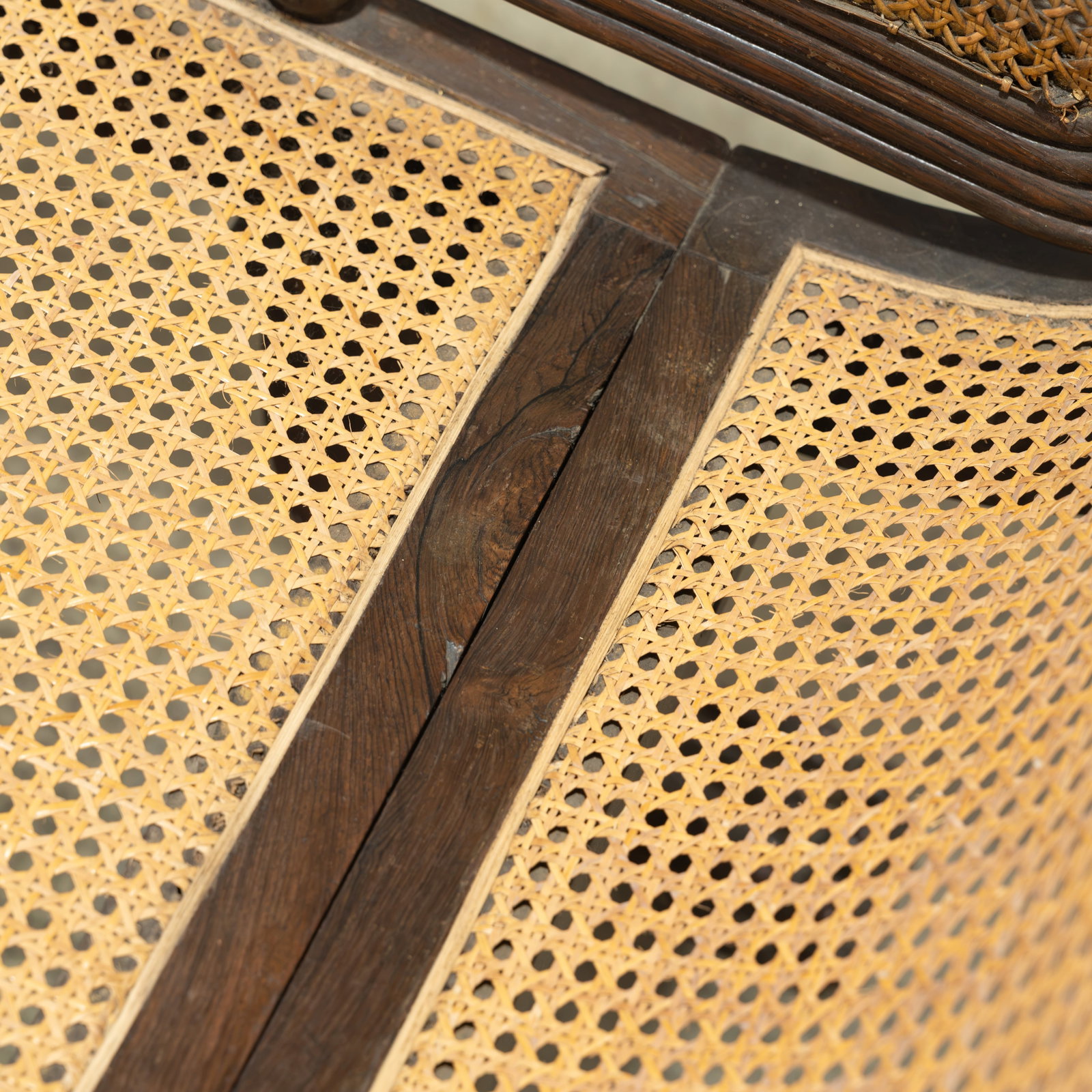 Anglo-Indian Settee - 5