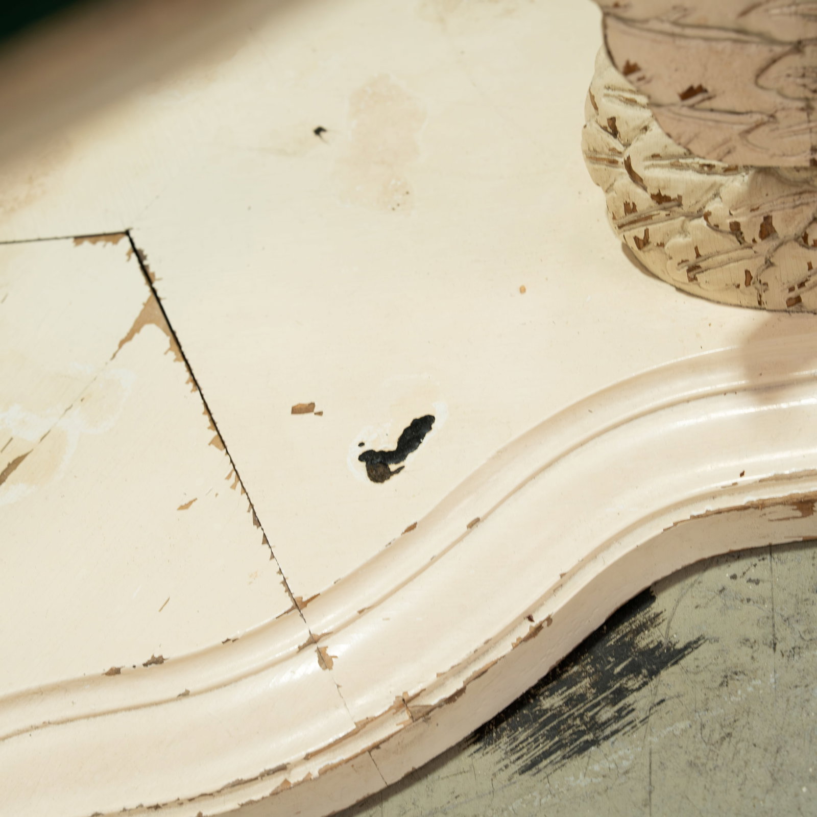 Swan Coffee Table - 13