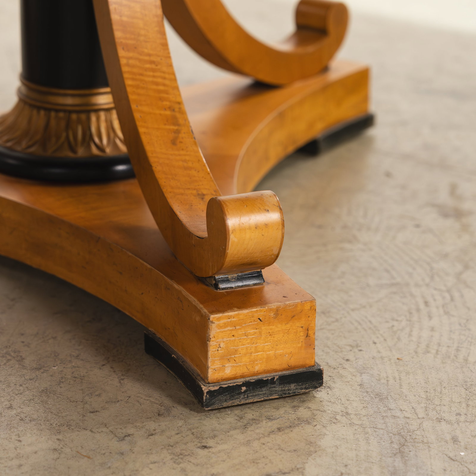 Baker - Dining Table - 7