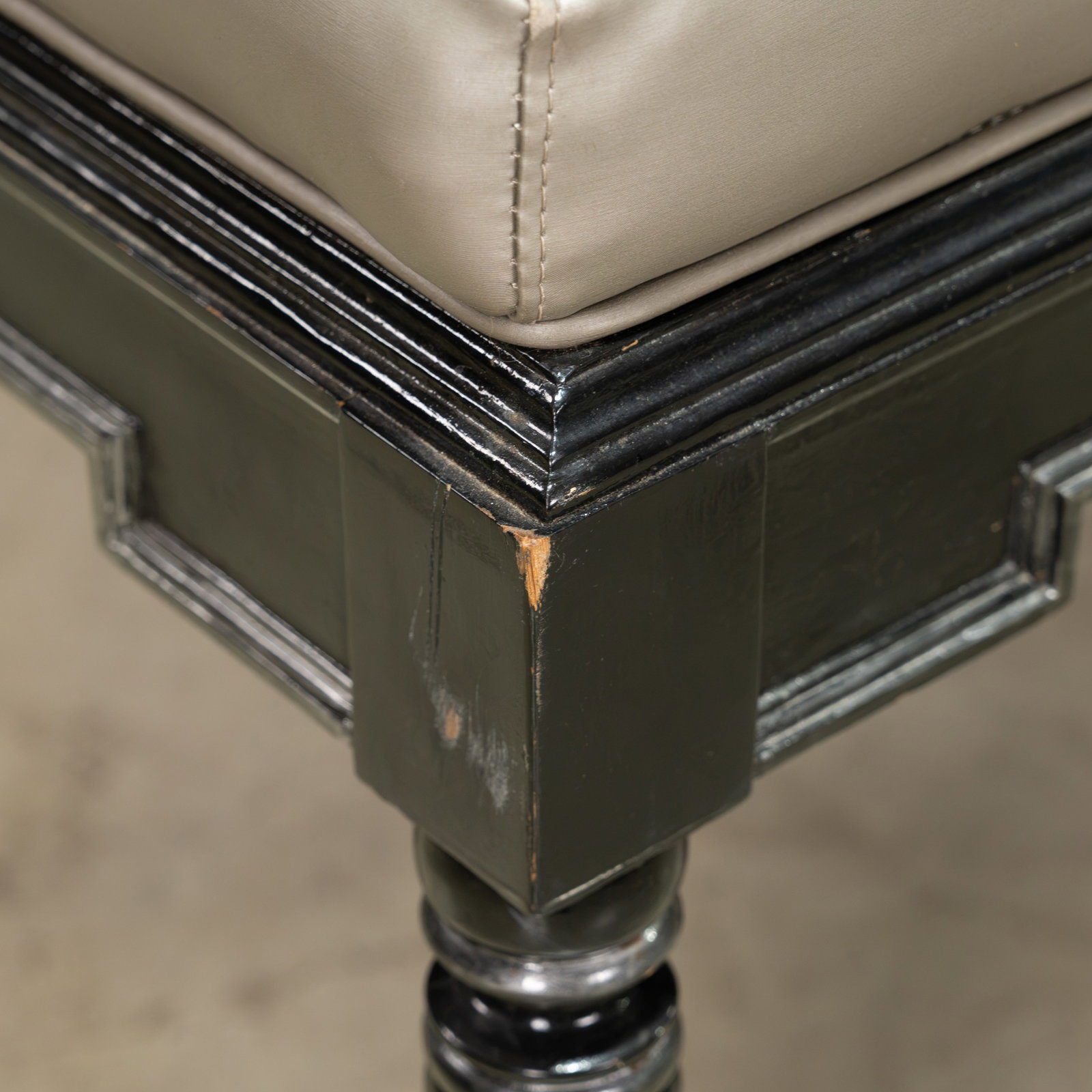 Designer Hall Bench - 4
