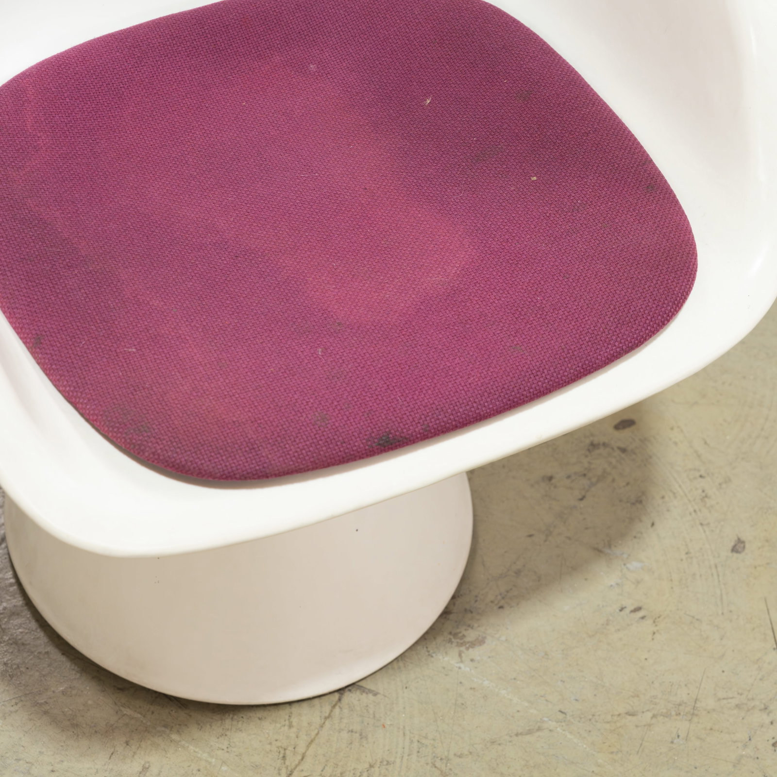 Hollen - Plastic Chairs - 5