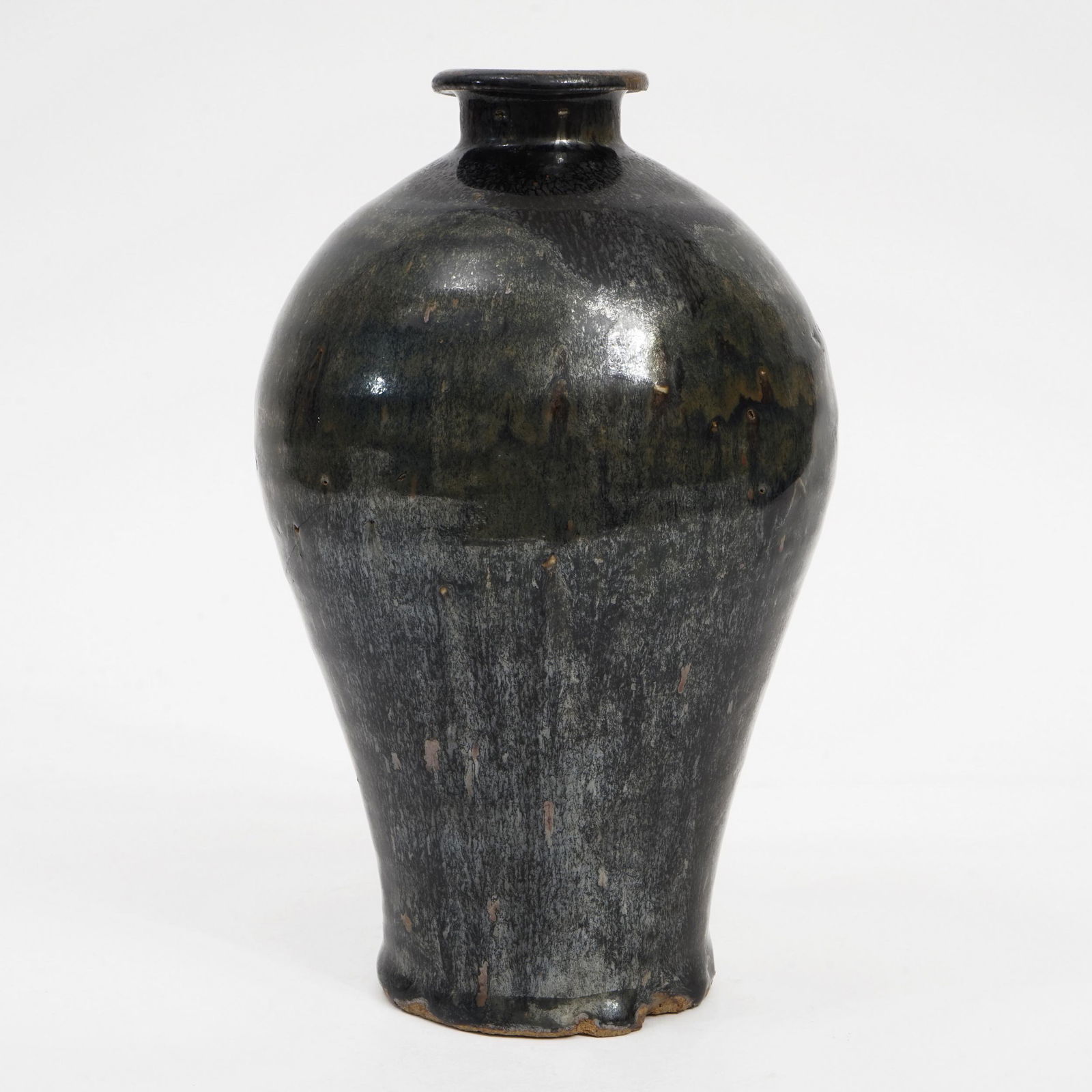 A Cizhou Kiln Black-glazed Silver Hare's Fur Plum Vase, (1 of 5)