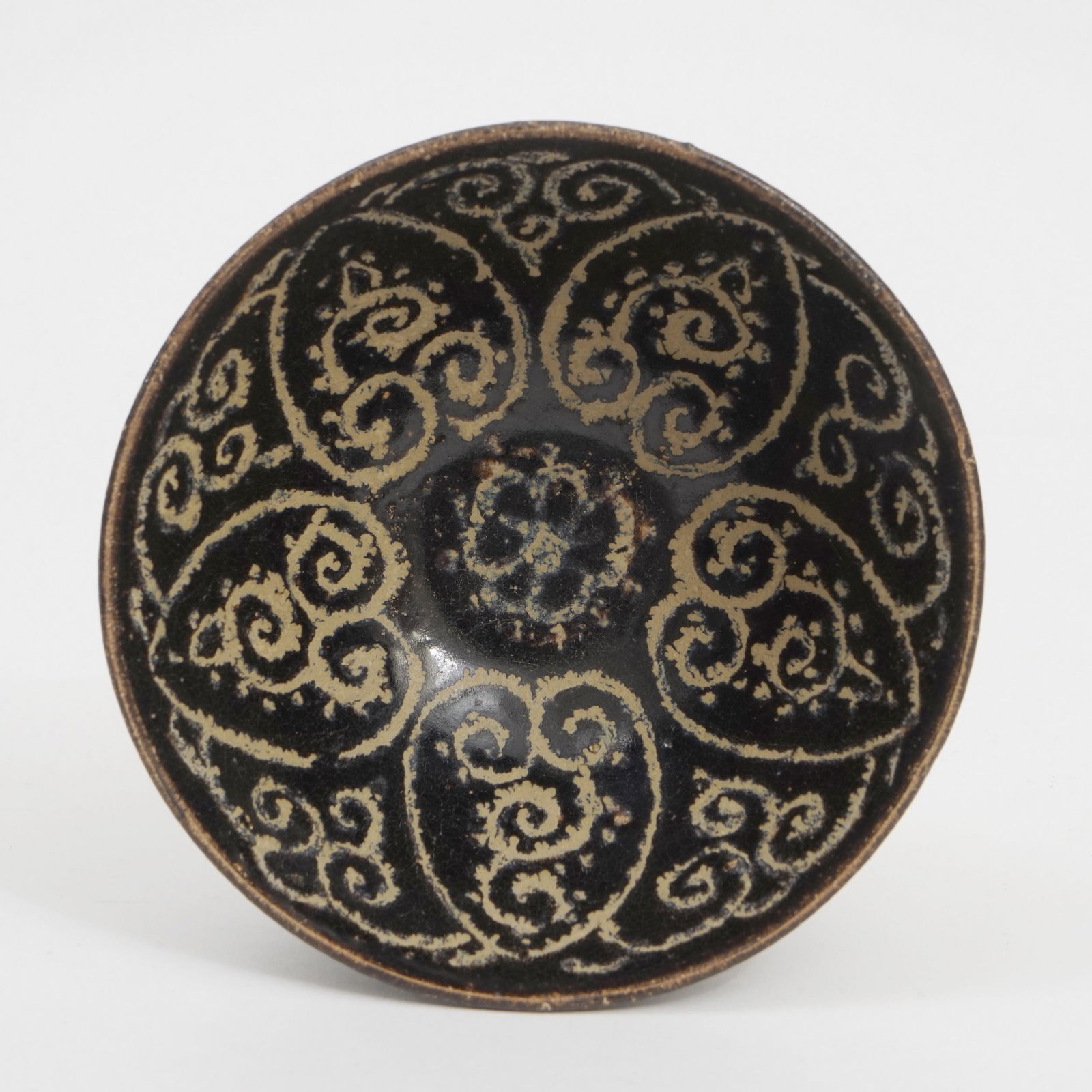 A Jizhou Kiln Bowl with Ruyi Pattern, Song Dynasty (1 of 4)
