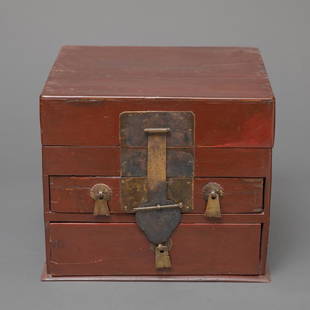 Meiji Japanese Traveling Box: Asian Meiji Japanese Traveling accessory Box approx. 11"h x 13 1/2"w x 12 1/4"d