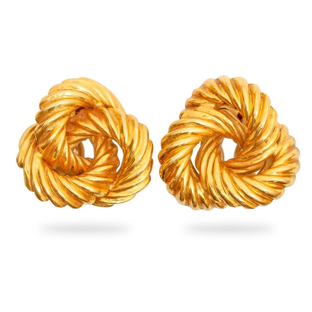 GIA 18K Yellow gold, three entwined circles/knot, post (1 of 4)