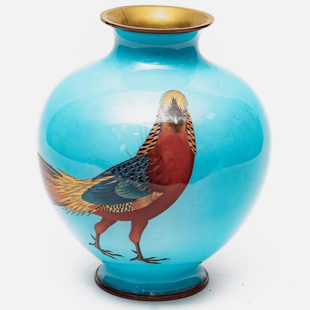 Impressive Asian antique signed Cloisonné Vase: Exceptional fine Asian antique signed cloisonne vase. Measures 9.5"H x 8"D approx