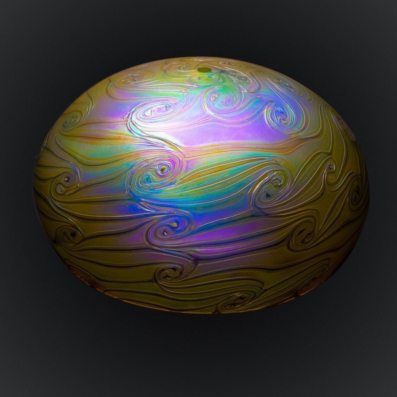 "Loetz" style Large Art Nouveau Glass dome shade: Art Nouveau Loetz style irridescent art glass Large Lamp Shade. Style of Loetz, Tiffany, Steuben, Quetzal. Dimensions: Diameter 11 1/2 '' Diameter fitter rim 10 1/4 '' , High 6 3/4" , Diameter hole 0,