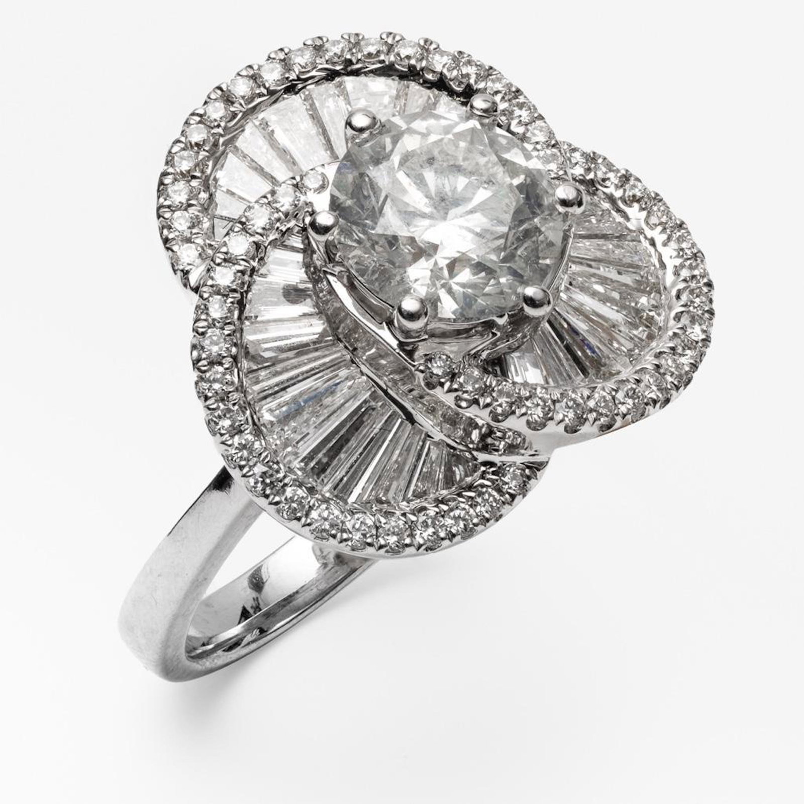 18k Gold Brilliant Cut Diamond Ring: Exceptional 18K gold diamond ring.. The ring is mounted with 1 high quality center diamond stone weighing approximately 2.04 carat,color H and SI1 clarity and 90 genuine faceted diamonds weighing appr