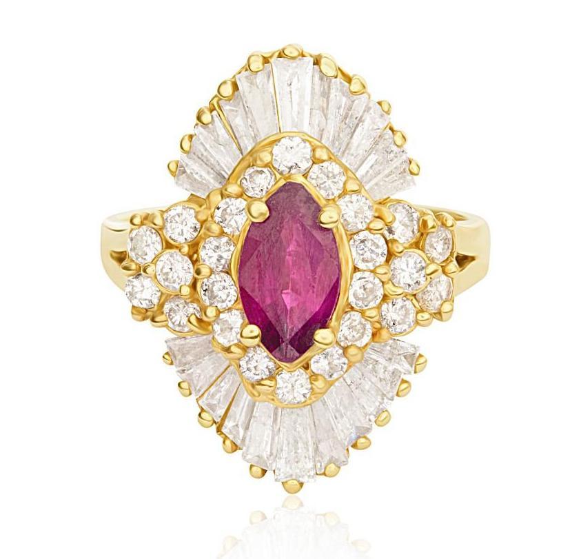Vintage Ruby, diamond and 14K Gold estate ring. (1 of 7)