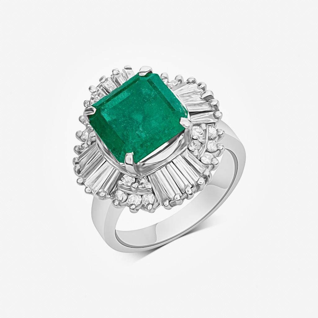 GIA 18K Antique Emerald and Diamond Ring (1 of 8)