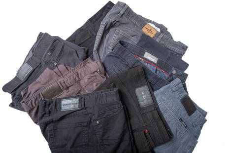 10 Pairs of Designer Jeans: 10 Pairs of Designer Jeans10 Pairs of Designer Jeans including: Marco, Michael Kors, MBX, Zara, Vince Camuto, Meyer, as well as Lee and Urban Pipeline. Sizes 30-34 Inseam- 30-32PAYMENT  All invoice