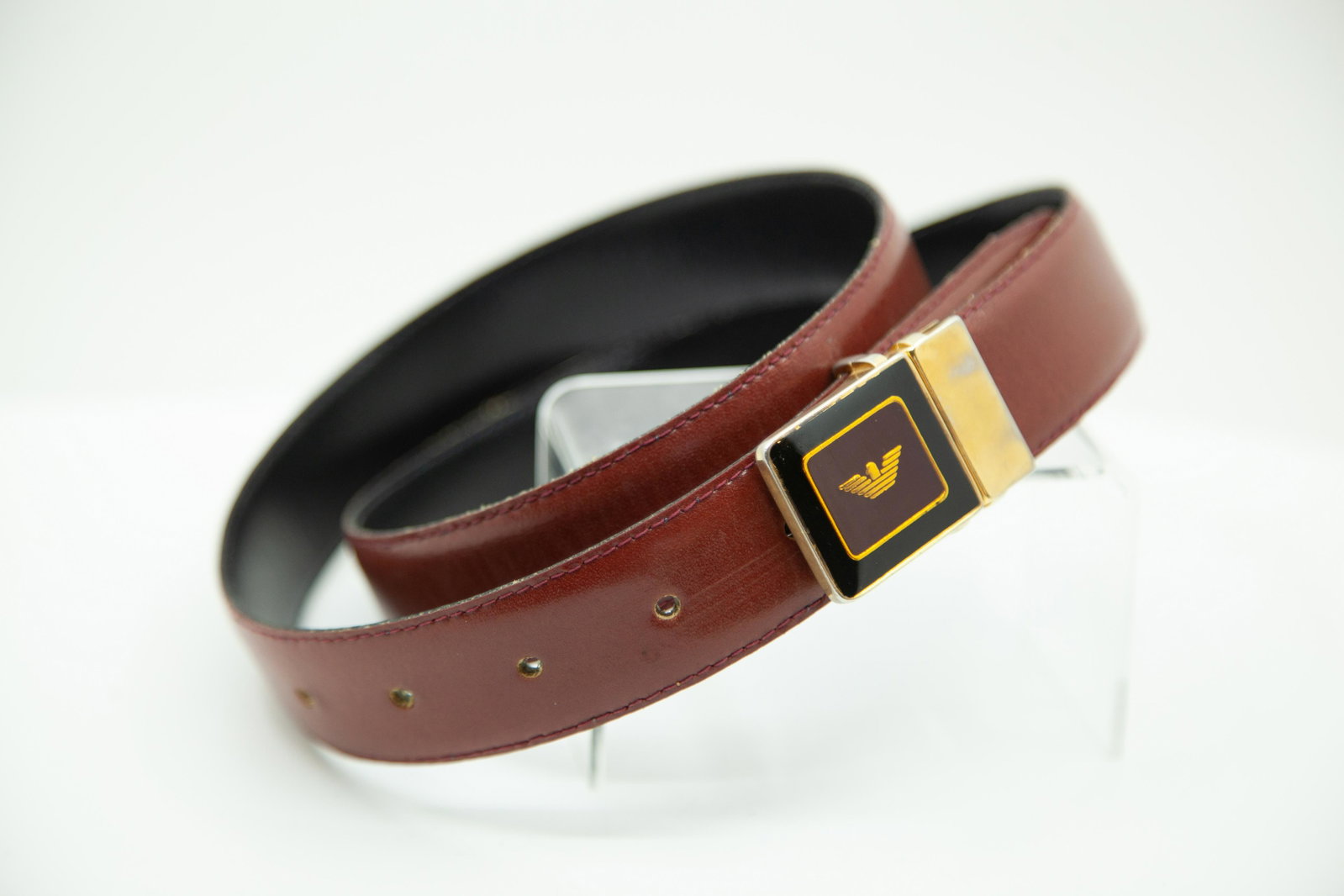 Georgio Armani Vintage Designer Unisex Maroon Belt 39": Armani Vintage Designer Unisex Maroon Leather Belt 39 inch 1.5 wide approx Maroon Armani Belt 39" 39" approx 1.5 inches wide