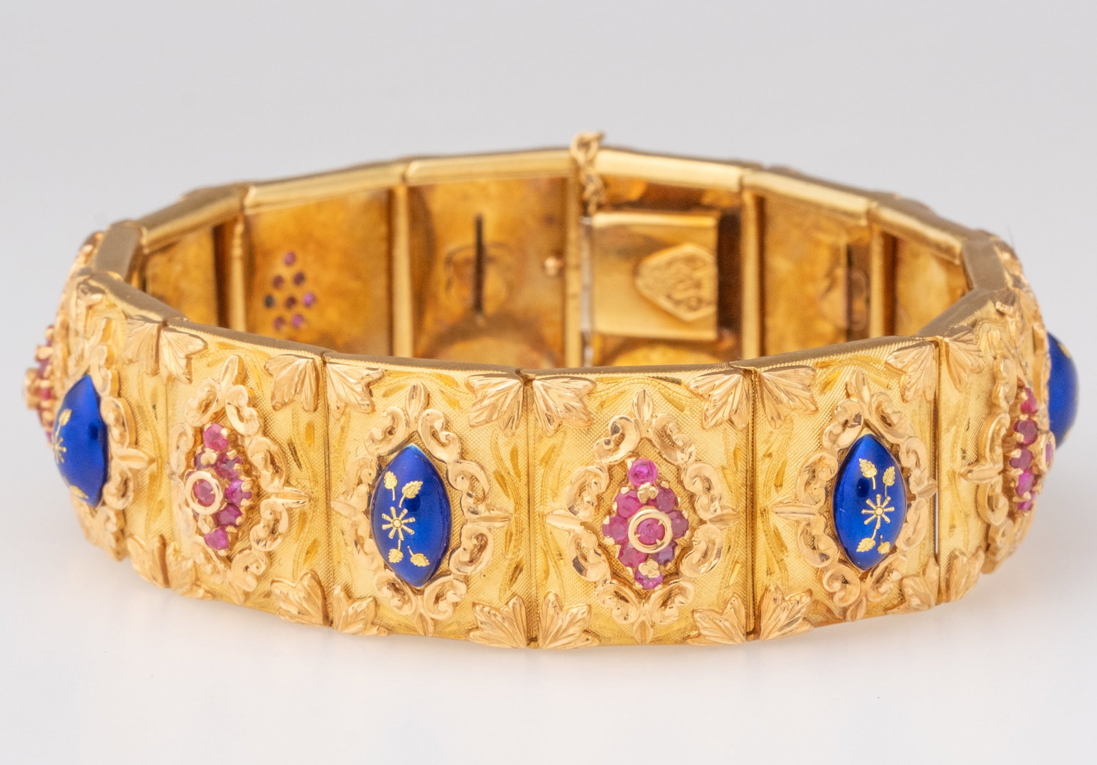 Bracelet Vendorafa Lombardi 18k gold ruby and enamel Rennaisance Revival signed hinged panel bracele (1 of 7)