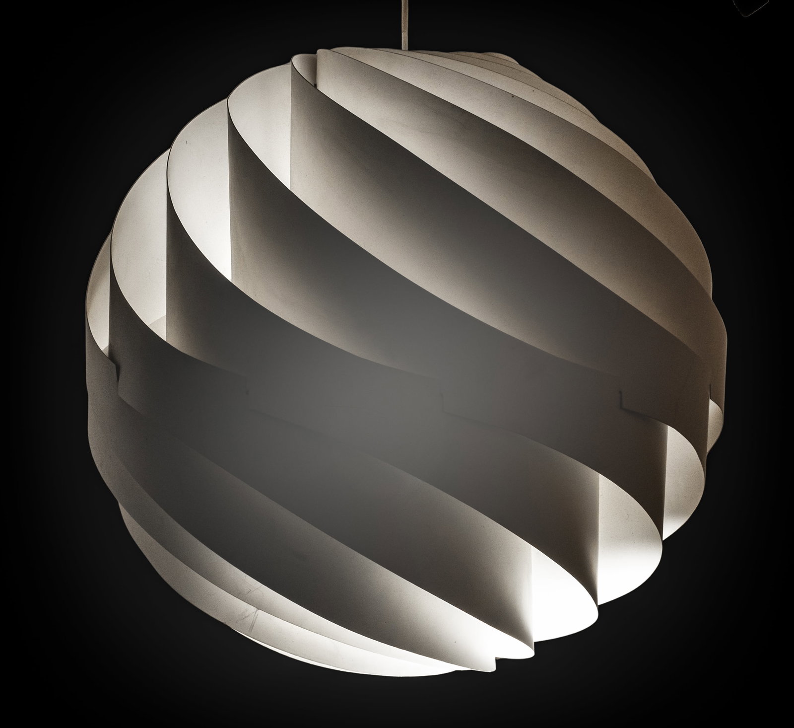Louis Weisdorf For Lyfa 23" dia Mid Century Danish Enameled Aluminum "Turbo" Ceiling Light: 23" dia Louis Weisdorf For Lyfa Mid Century Danish Enameled Aluminum Turbo Ceiling Light Mid-century Turbo Pendant Ceiling Lamp designed by Louis Weisdorf for Lyfa. Crafted from aluminum, with porcela