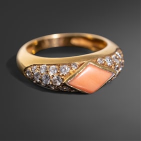 Van Cleef style 18K Yellow Gold Ring with Diamond Pave and Coral