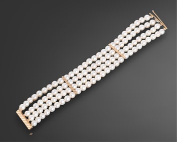 Bracelet Four-Rows of Cultured Pearl with 18K Gold Clasp and 4 Spacers