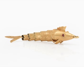 Italian 18k Gold Articulated Fish Pendant with Ruby Eyes, Early 20th Century