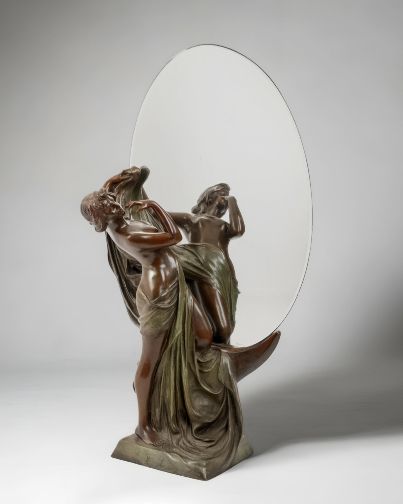 Koenig and Lengsfeld Signed Large Bronze of Woman Reflecting Into Mirror, Circa 1900: Keywords: Art Nouveau, Belle Epoque, Jugendstil, Victorian, Symbolism, Early 20th Century Art, Louis Majorelle Style, René Lalique Style, Alphonse Mucha Style, Bronze, Glass, Early 20th Century, Lost