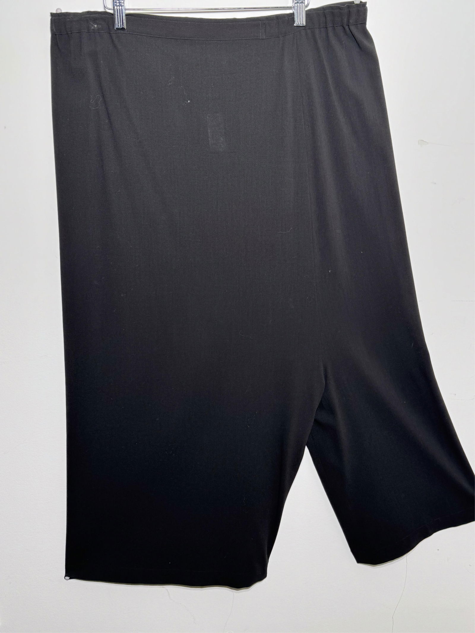 Shirin Guild, Avant Garde Long Black Pants Size Large, Waist 34", Inseam 27", Length 40": Keywords: Designer Brand Auctions, Luxury Clothing Sale, High-End Fashion Auctions, Exclusive Designer Apparel, Vintage Designer Clothing, Rare Fashion Auction, Pre-Owned Luxury Fashion, Designer, Han