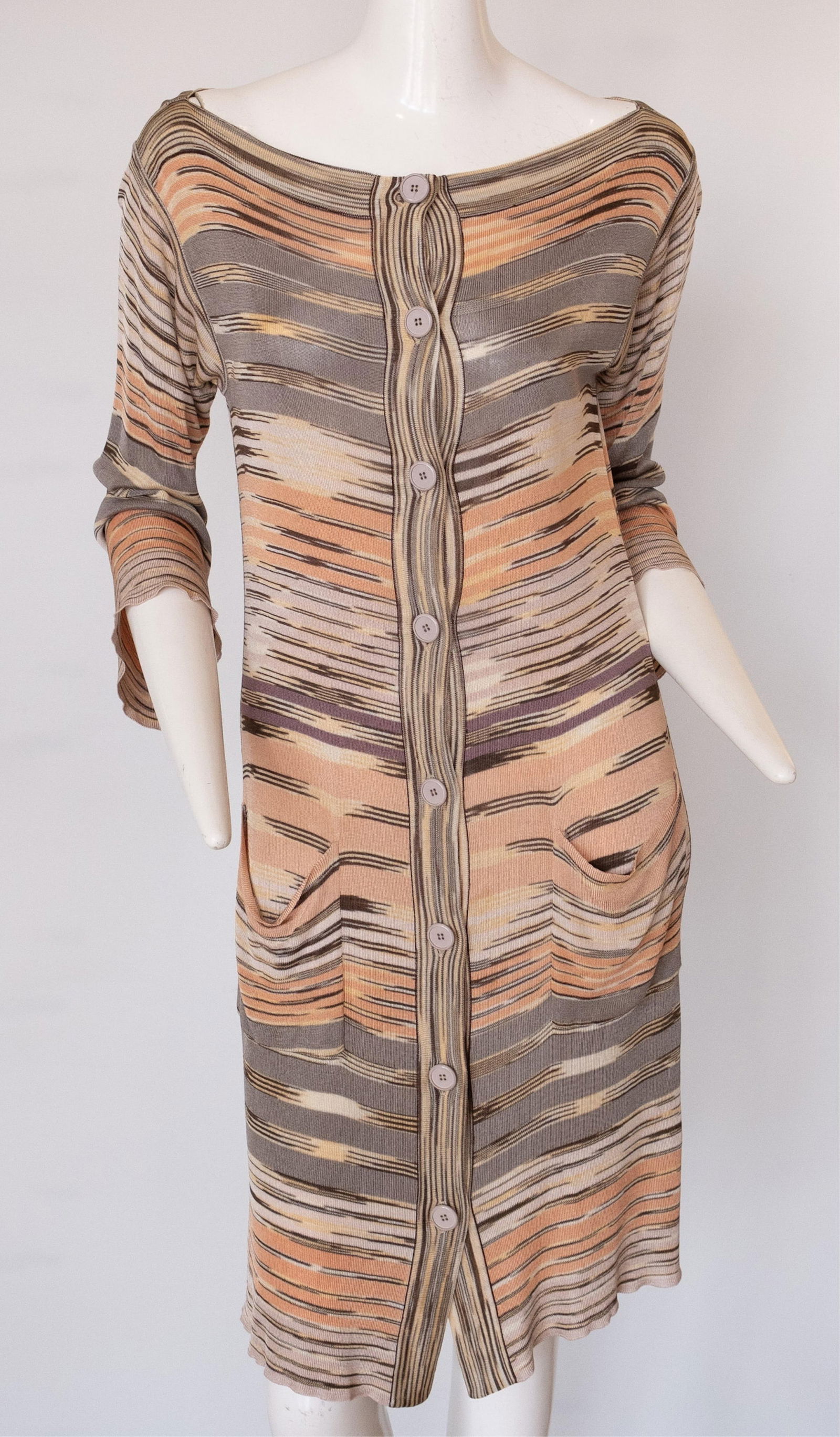 Missoni Cardigan: Keywords: Late 20th Century Fashion, Italian Designer Style, Sophisticated Daywear Style, Vintage Designer Clothing, Collectible Fashion Piece, Rare Fashion Auction, Pre-Owned Luxury FashionNO RESERVE
