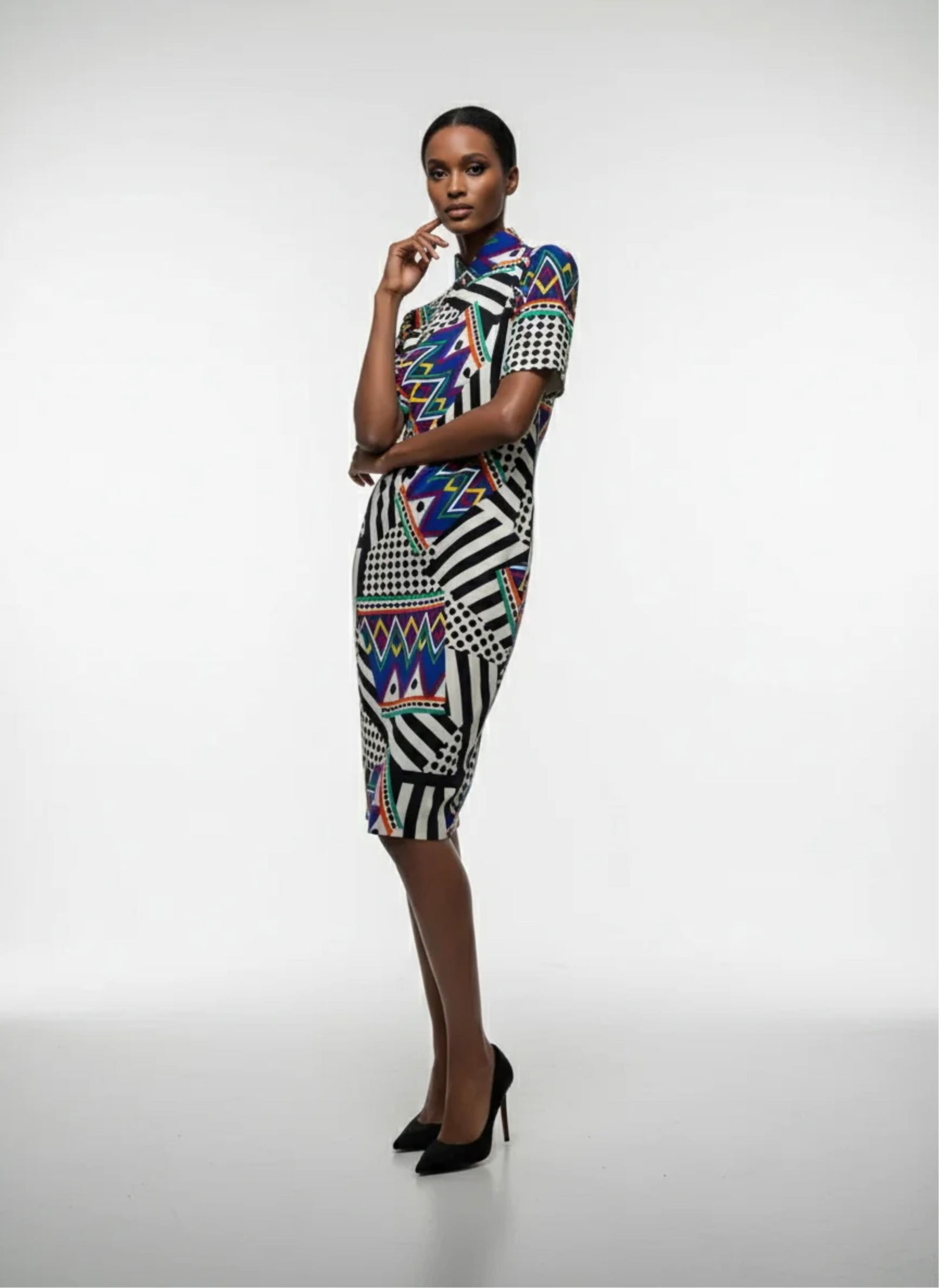 Vintage Silk Patterned Dress, Shoulder to Shoulder 15", Bust 36", Length 39", Hem Opening 28": Keywords: Designer Brand Auctions, Luxury Clothing Sale, High-End Fashion Auctions, Exclusive Designer Apparel, Vintage Designer Clothing, Rare Fashion Auction, Pre-Owned Luxury Fashion, Designer,