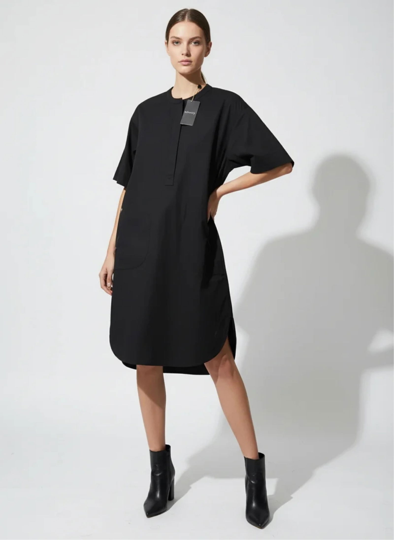 Theory, Box Style Black Dress, Size Medium: Keywords: Designer Brand Auctions, Luxury Clothing Sale, High-End Fashion Auctions, Exclusive Designer Apparel, Vintage Designer Clothing, Rare Fashion Auction, Pre-Owned Luxury Fashion, Designer, Han